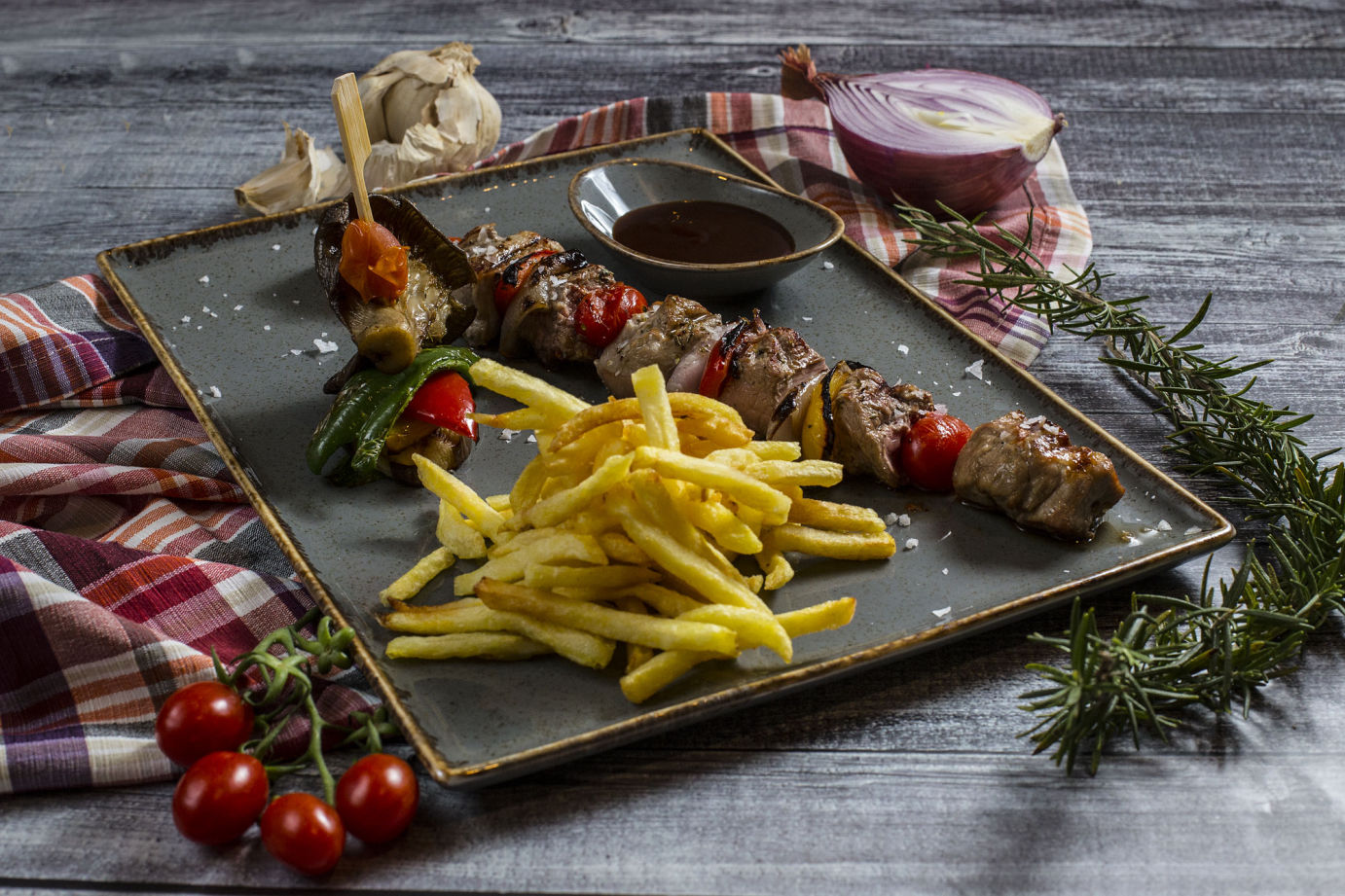 George's Steak House - Μπιφτεκούπολη - Μοσχαρίσιο σουβλάκι.