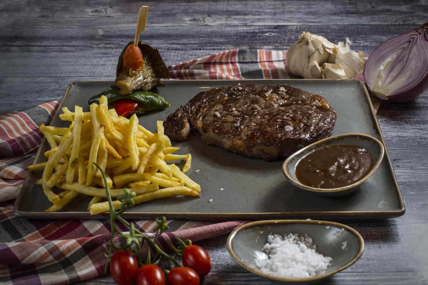 George's Steak House - Μπιφτεκούπολη - Μοσχαρίσιο κρέας Black Angus.